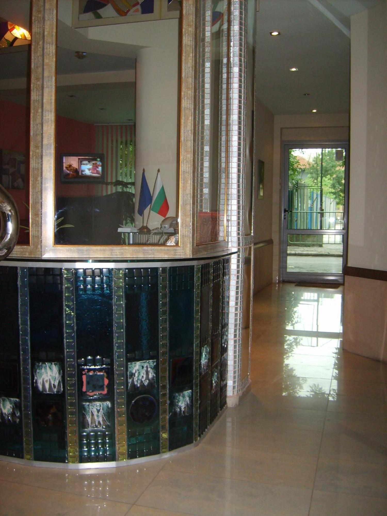 Hotel Trakart Residence Plovdiv Buitenkant foto